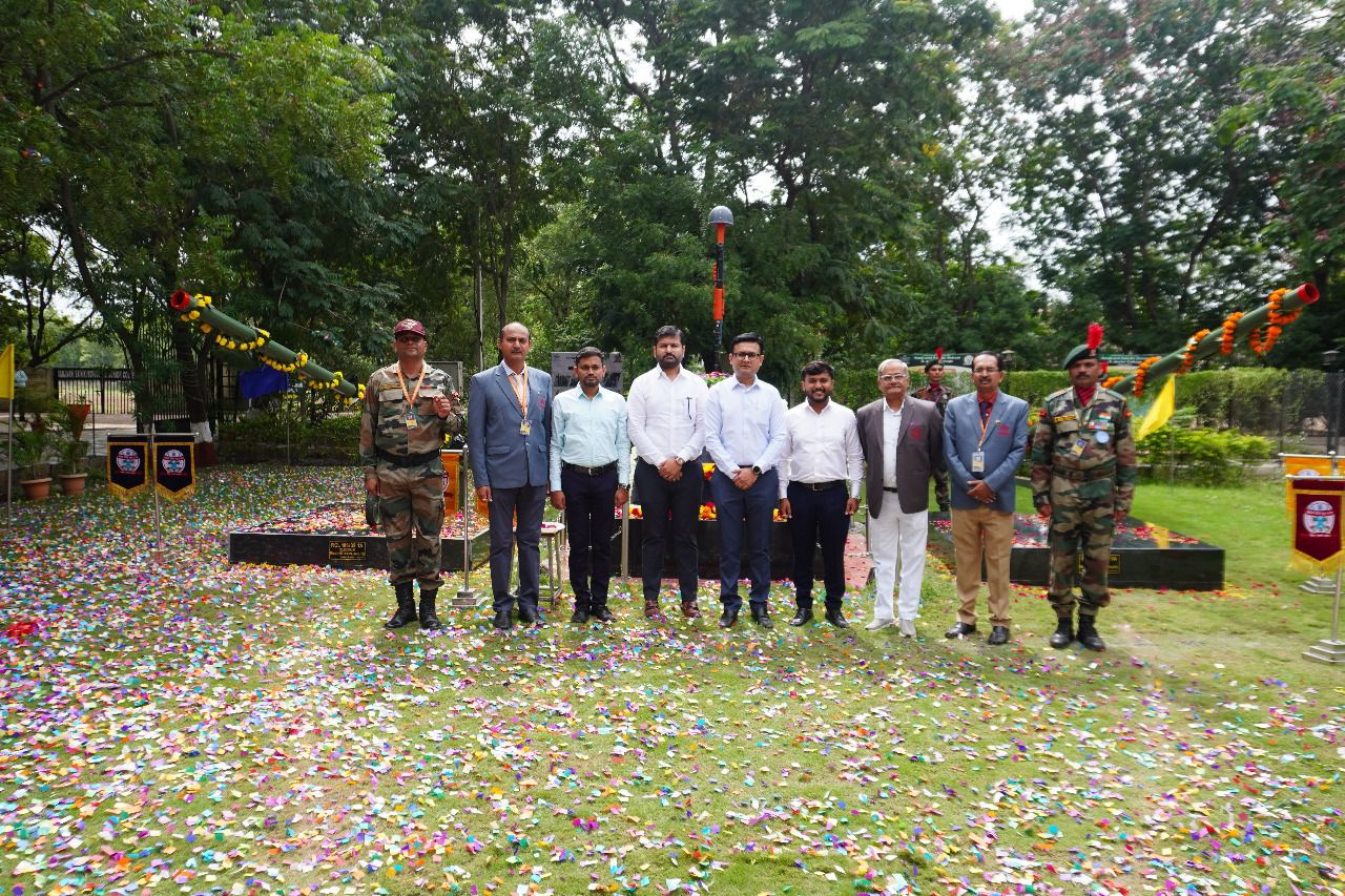 संजीवनी सैनिकी स्कूलमुळे अनेक कुटूंब घडले - उपशिक्षणाधिकारी सुरज वागस्कर...संजीवनी सैनिकी स्कूल अँड ज्यु.कॉलेजचा रौप्य महोत्सव संपन्न