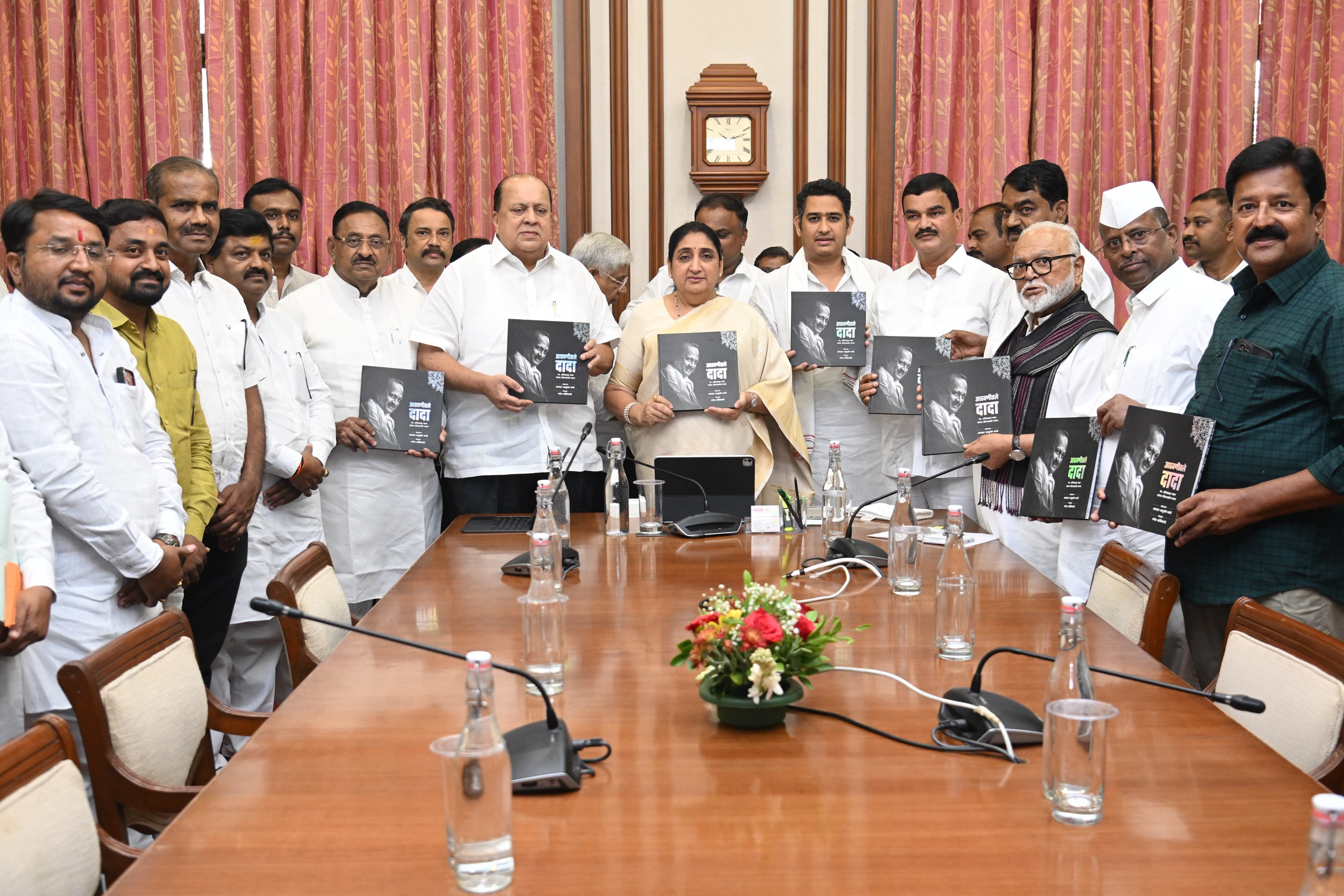 आ.आशुतोष काळे यांनी जपला अजितदादांच्या आठवणींचा ठेवा; आठवणीतले दादा’ पुस्तकाचे उपमुख्यमंत्री ना.सुनेत्राताई पवारांच्या हस्ते प्रकाशन