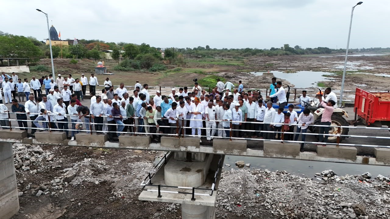 वारी कान्हेगाव पुलाची उभारणी हि आश्वासनपूर्ती अन विकासाची पायाभरणी - आ.आशुतोष काळे..त्यांना दिली तशी पस्तीस वर्षे मला द्या, कोपरगाव मतदारसंघ मॉडेल करीन