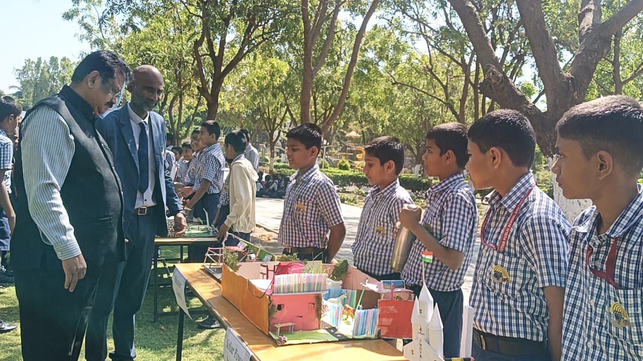 कोपरगाव : गौतम पब्लिक स्कूलमध्ये राष्ट्रीय विज्ञान दिन उत्साहात संपन्न;  विद्यार्थ्यांच्या नाविन्यपूर्ण प्रयोगांनी वेधले सर्वांचे लक्ष