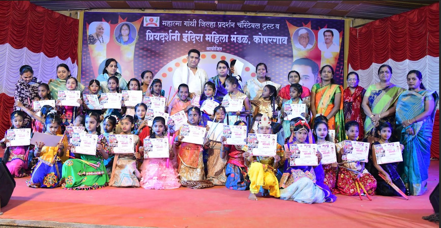 कोपरगावकरांच्या भरघोस प्रतिसादातून गोदाकाठ महोत्सवात 4 दिवसात सव्वा दोन कोटीची उलाढाल...महोत्सवातून बचत गटाच्या महिलांनी कर्तृत्व,कौशल्य आणि स्वाभिमान सिद्ध केला - आ.आशुतोष काळे