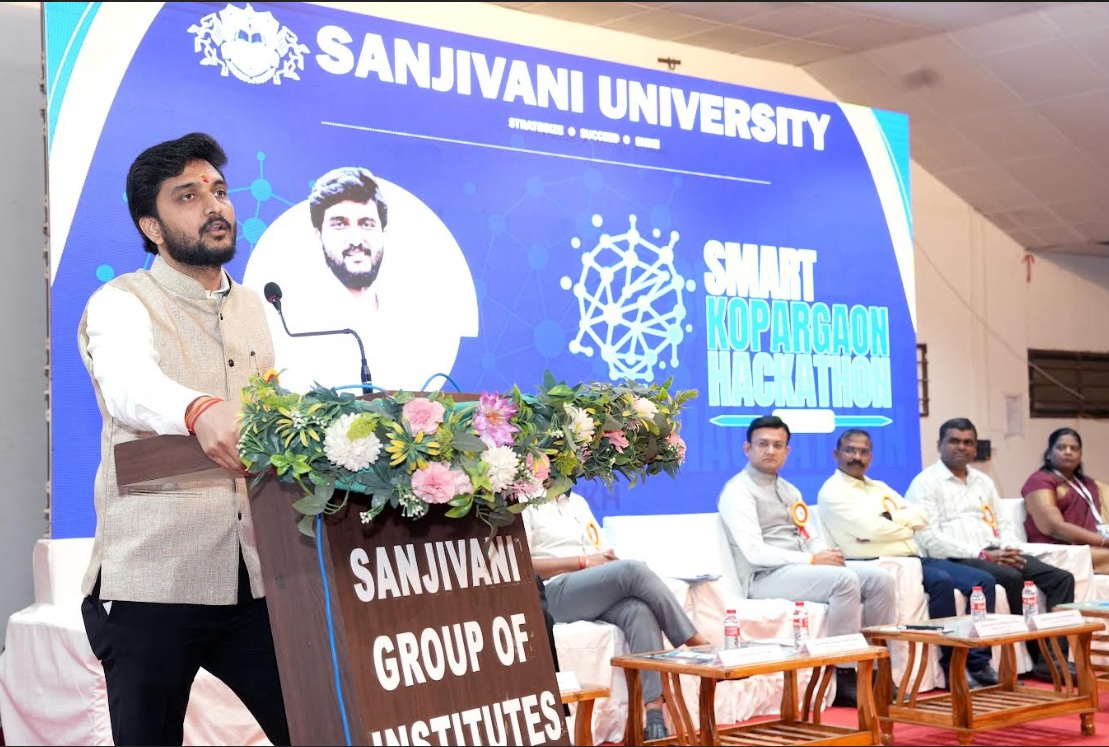 स्थानिक समस्यांवर जागतिक दर्जाचे उपाय शोधा - आमदार विवेक कोल्हे...संजीवनी विद्यापीठात स्मार्ट कोपरगांव हॅकॅथाॅन स्पर्धेचे उद्घाटन