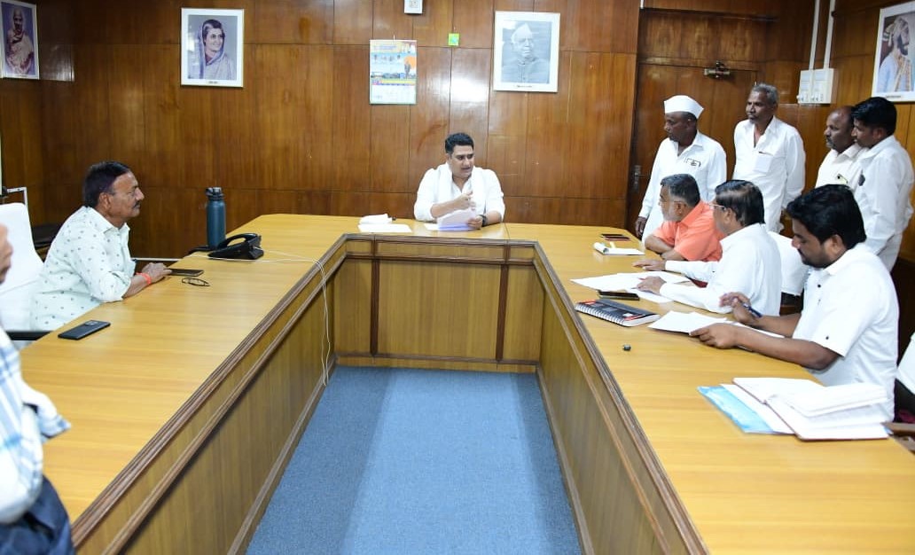 निकृष्ठ दर्जाच्या काम करणाऱ्या ठेकेदारांना काळ्या यादीत टाका,अन्यथा अधिवेशनात लक्षवेधी मांडणार - आ.आशुतोष काळे