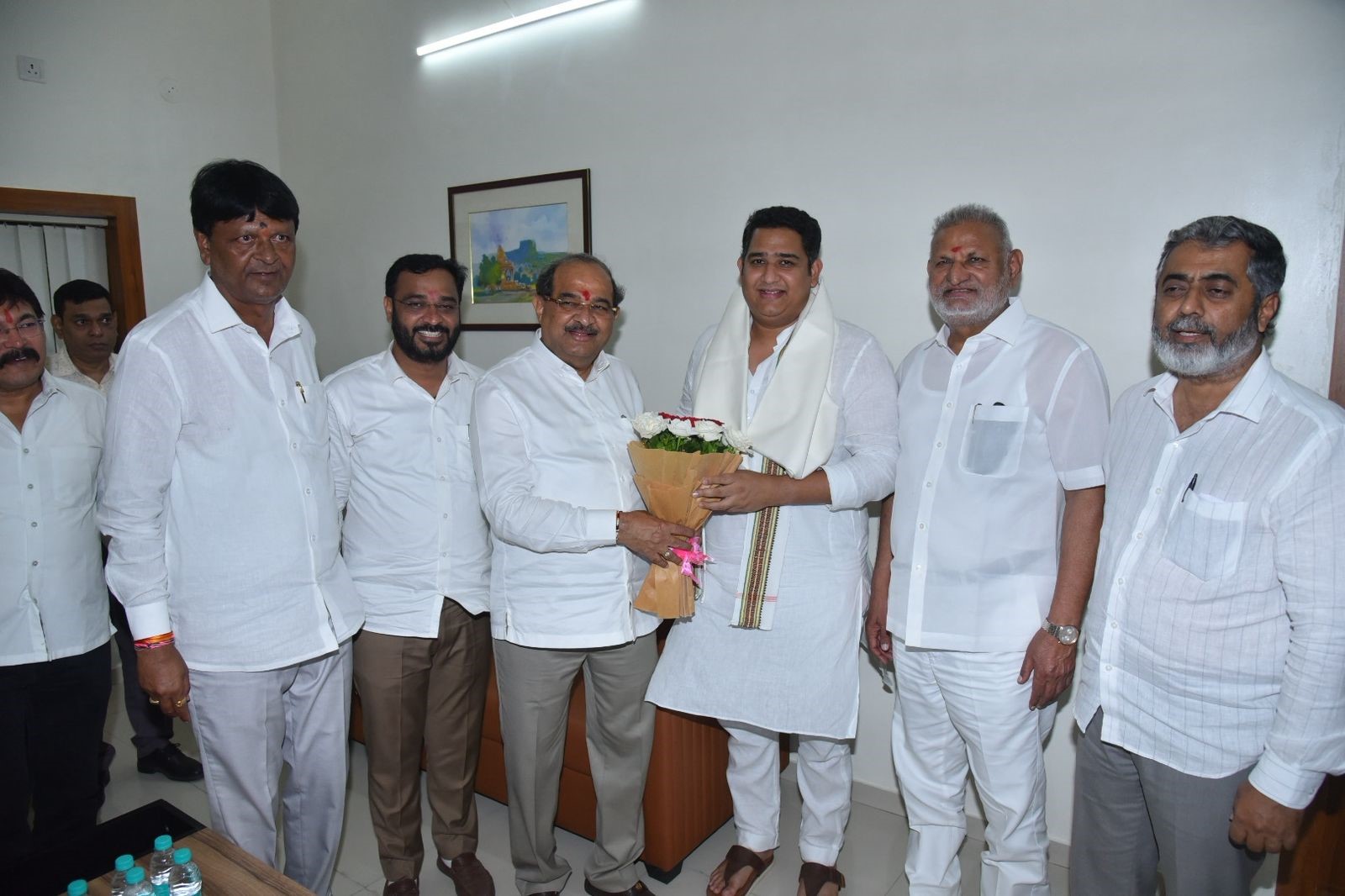 जलसंपदा मंत्री ना.राधाकृष्ण विखे पा.यांनी दिल्या आ.आशुतोष काळेंना वाढदिवसाच्या शुभेच्छा..