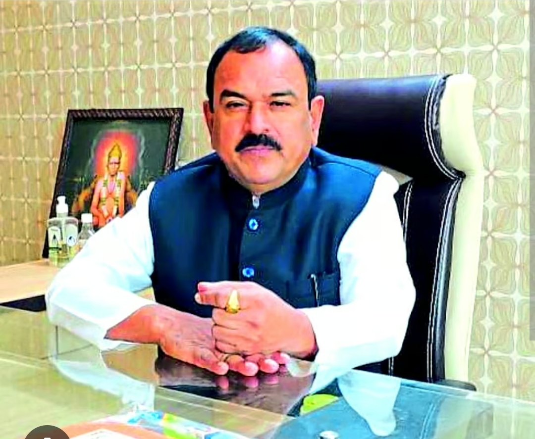 हात पाहून भविष्य सांगणारा नाशिकचा 