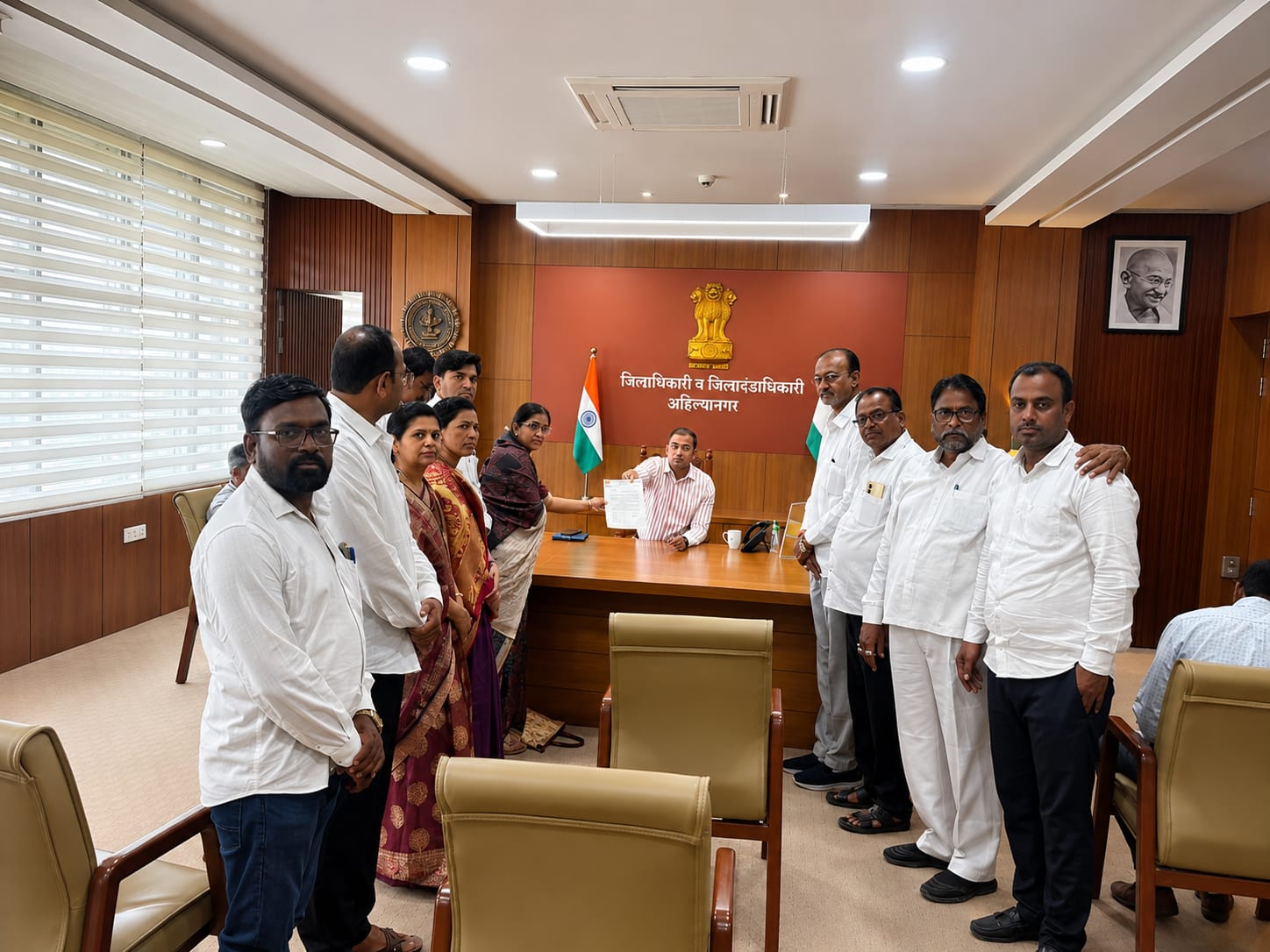 वाढीव घरपट्टीविरोधात कोपरगावात राष्ट्रवादी काँग्रेस ठाम; जुन्याच पद्धतीने कर आकारणी मागणीचे जिल्हाधिकाऱ्यांना निवेदन