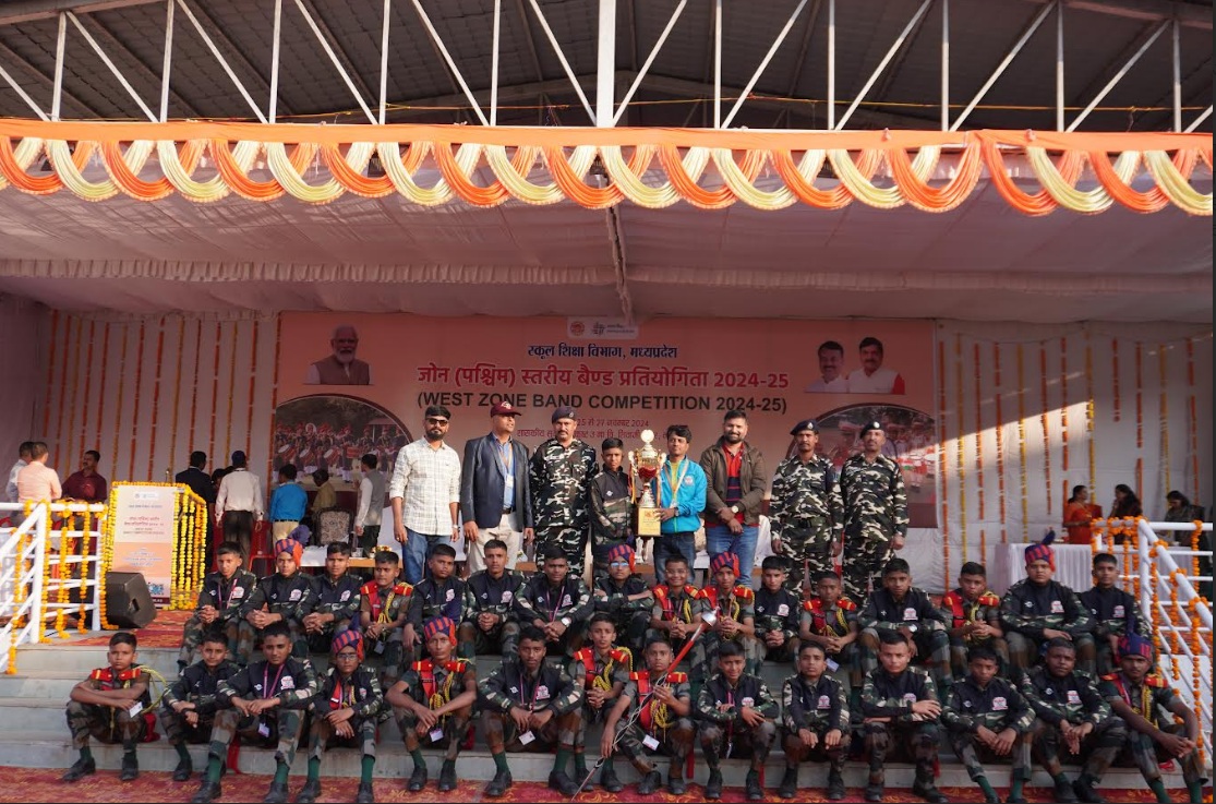 संजीवनी सैनिकी स्कूल व ज्यु.कॉलेजचे ब्रास बॅन्ड पथक देशात विभागीय पातळीवरील स्पर्धेत दुसरे....स्पर्धेत पहिल्याच वर्षी सहभाग,सात राज्यातुन मारली मुसंडी