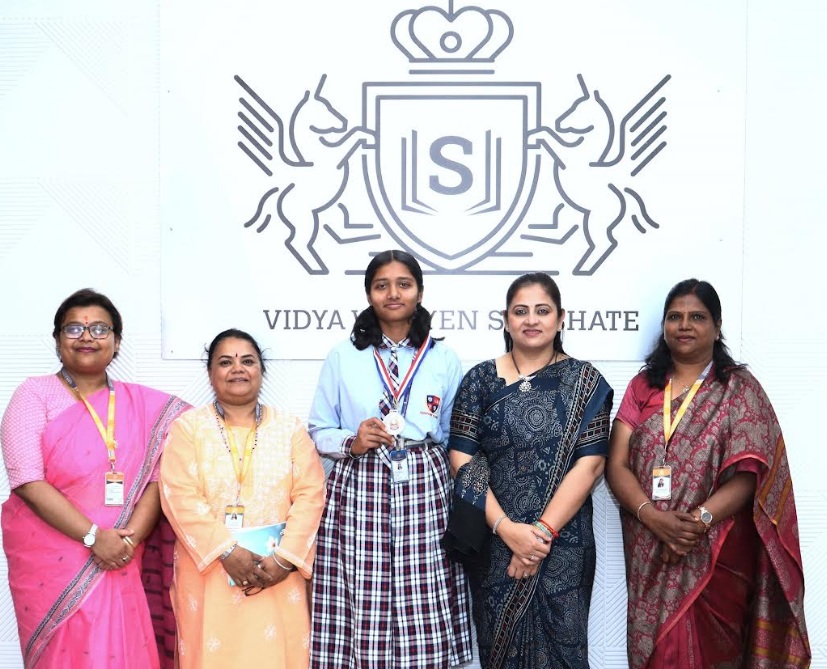 कोपरगाव : संजीवनी अकॅडमीच्या अनुष्का बनकरची महाराष्ट्र व्हॉलीबॉल संघात चमकदार कामगिरी...विद्यार्थ्यांचा सर्वांगीण विकास हाच संजीवनीचा ध्यास